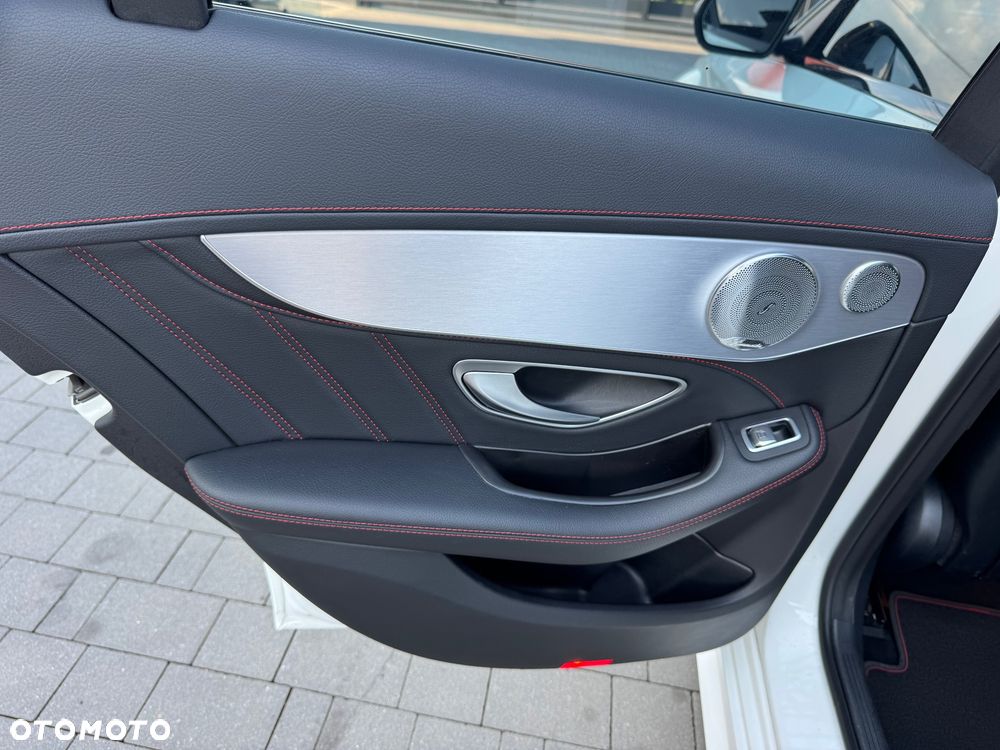 Mercedes-Benz Klasa C AMG 43 4Matic 9G-TRONIC - 24