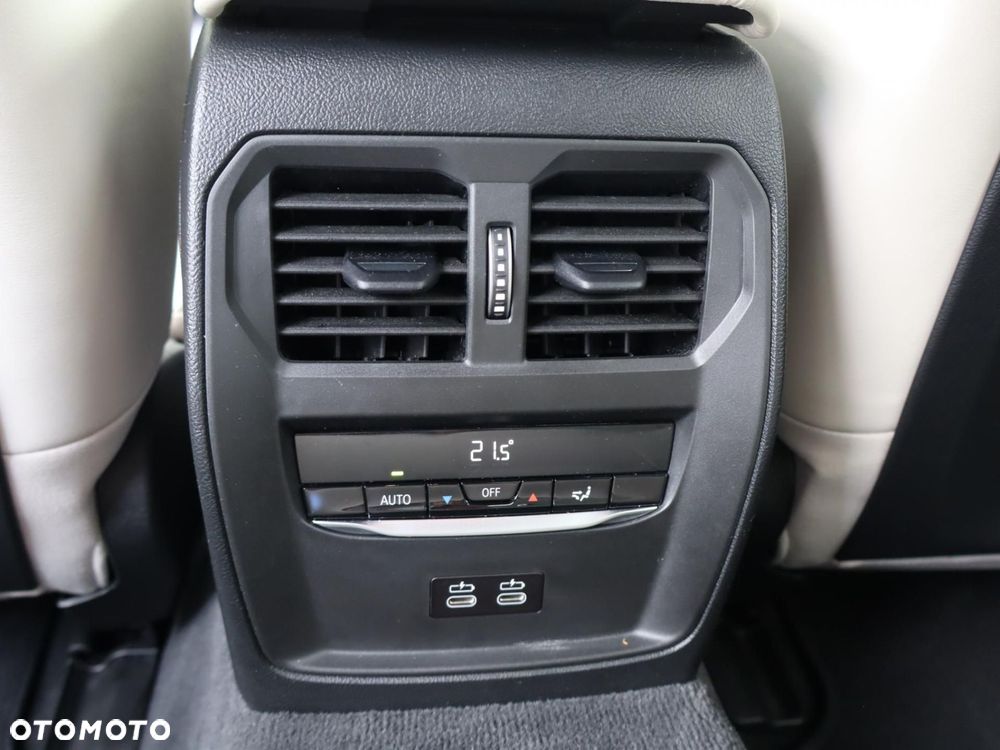 BMW i4 83.9kWh M60 xDrive - 17