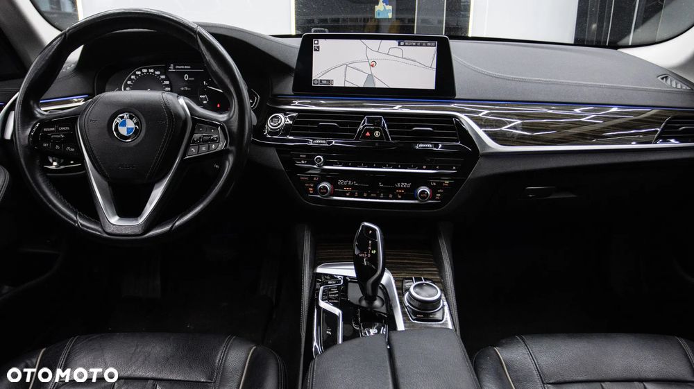 BMW Seria 5 520d xDrive Luxury Line - 11