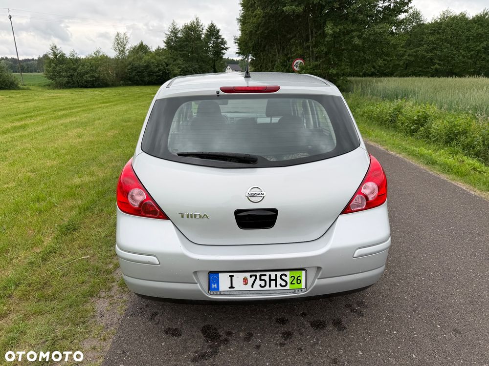 Nissan Tiida - 4