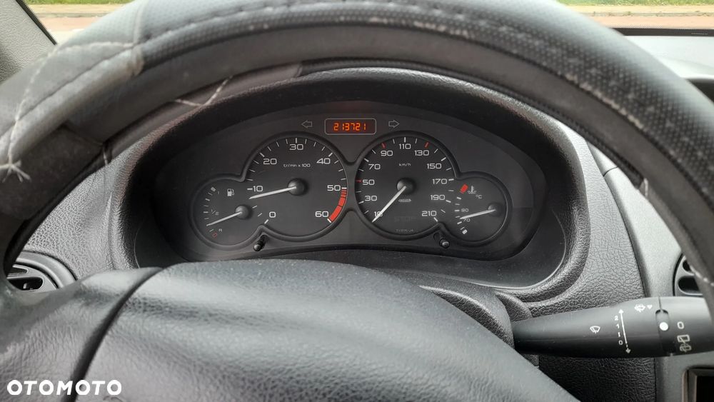 Peugeot 206 - 8