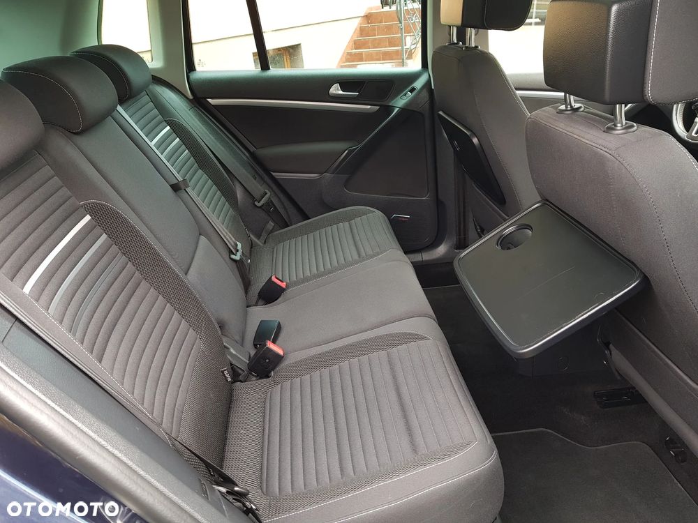 Volkswagen Tiguan 2.0 TDI DPF 4Motion BlueMotion Technology Lounge Sport & Style - 22