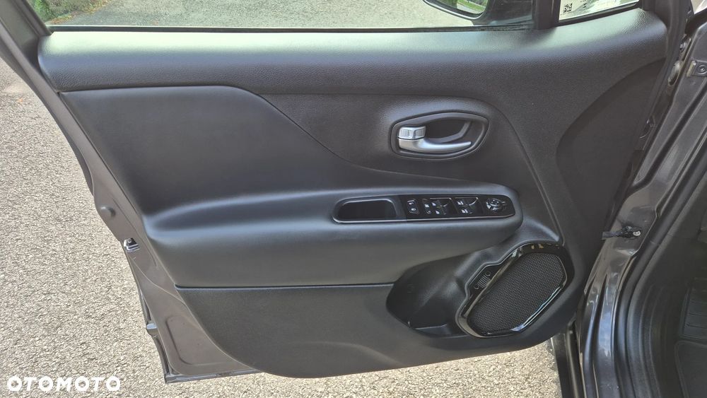 Jeep Renegade 1.4 MultiAir Night Eagle - 12