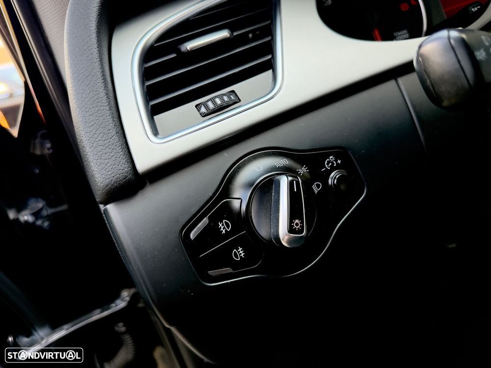 Audi A4 2.0 TDI S-line - 44