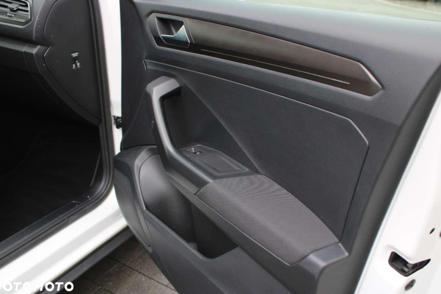 Volkswagen T-Roc - 35