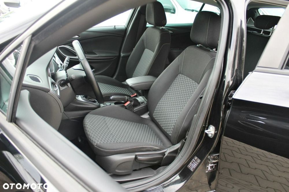 Opel Astra 1.4 Turbo Start/Stop Business - 9