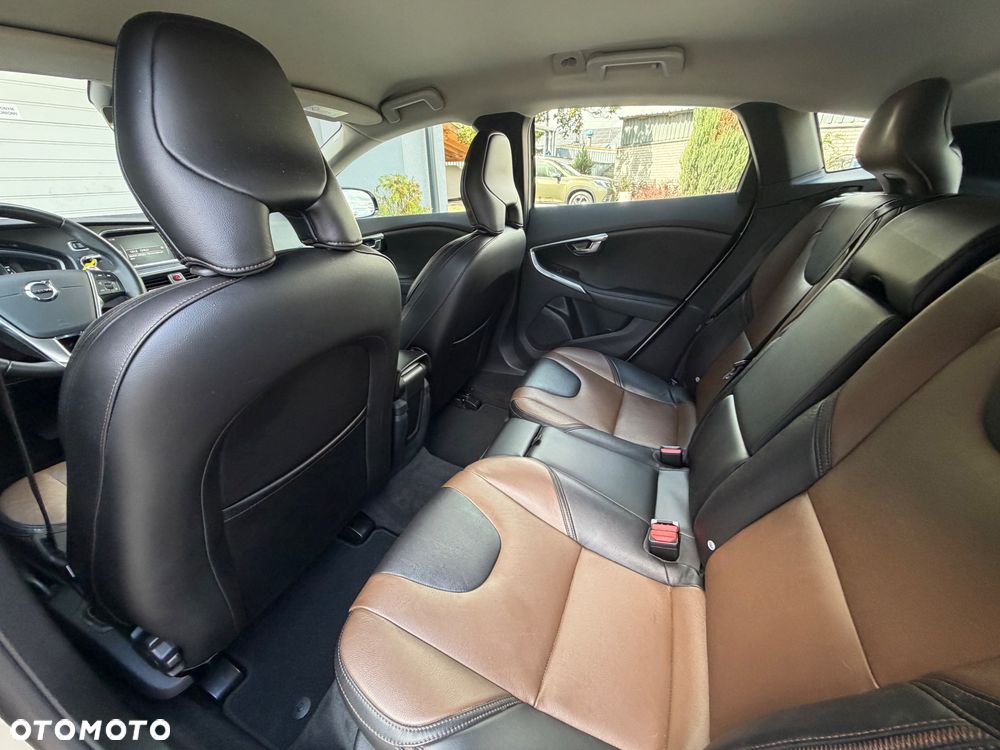 Volvo V40 Cross Country T3 Drive-E Momentum - 10