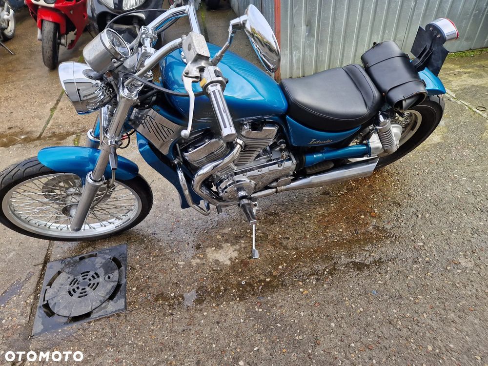 Suzuki Intruder - 6