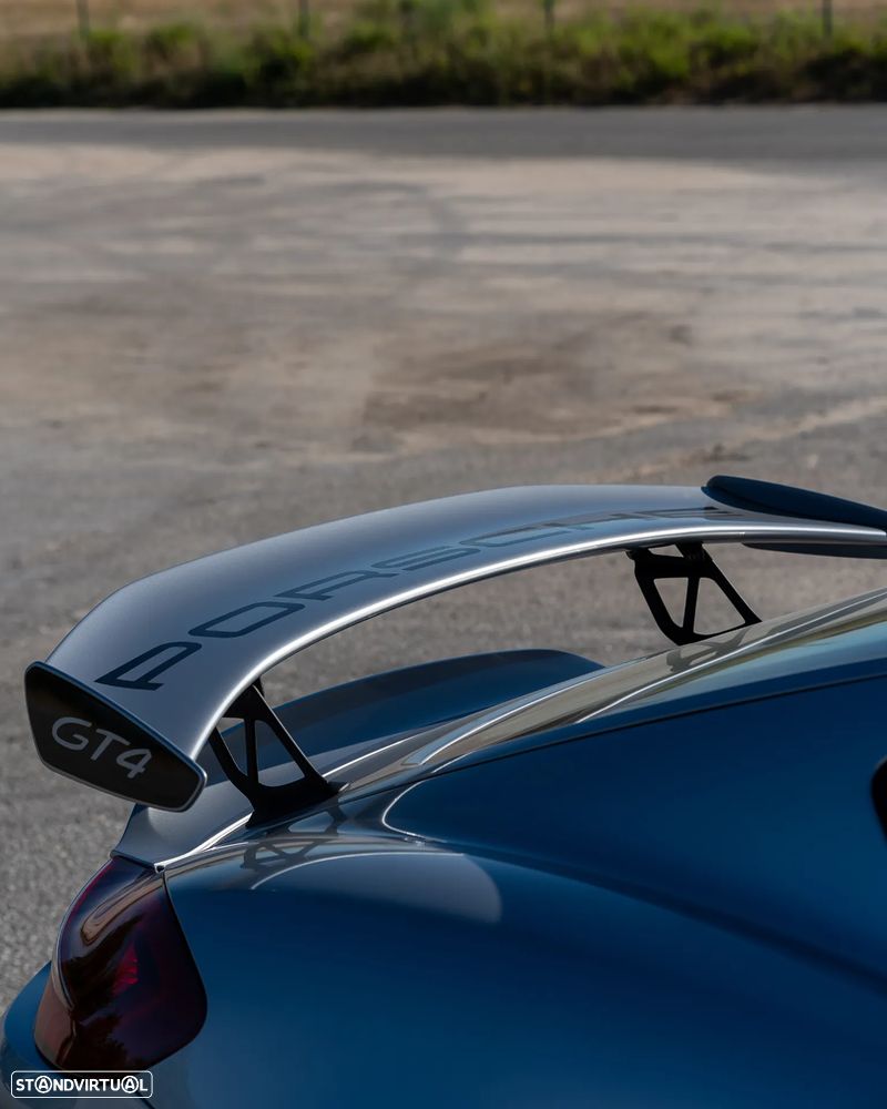 Porsche Cayman GT4 - 32