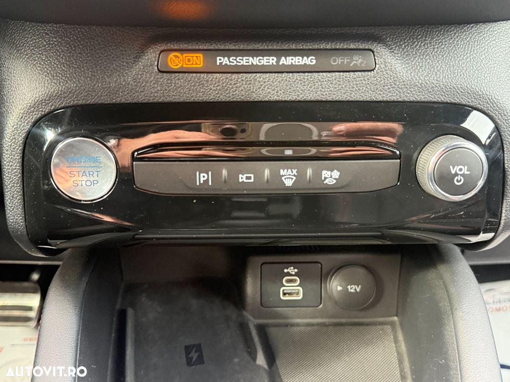 Ford Kuga 2.5 Duratec AWD FHEV ST-Line X - 38