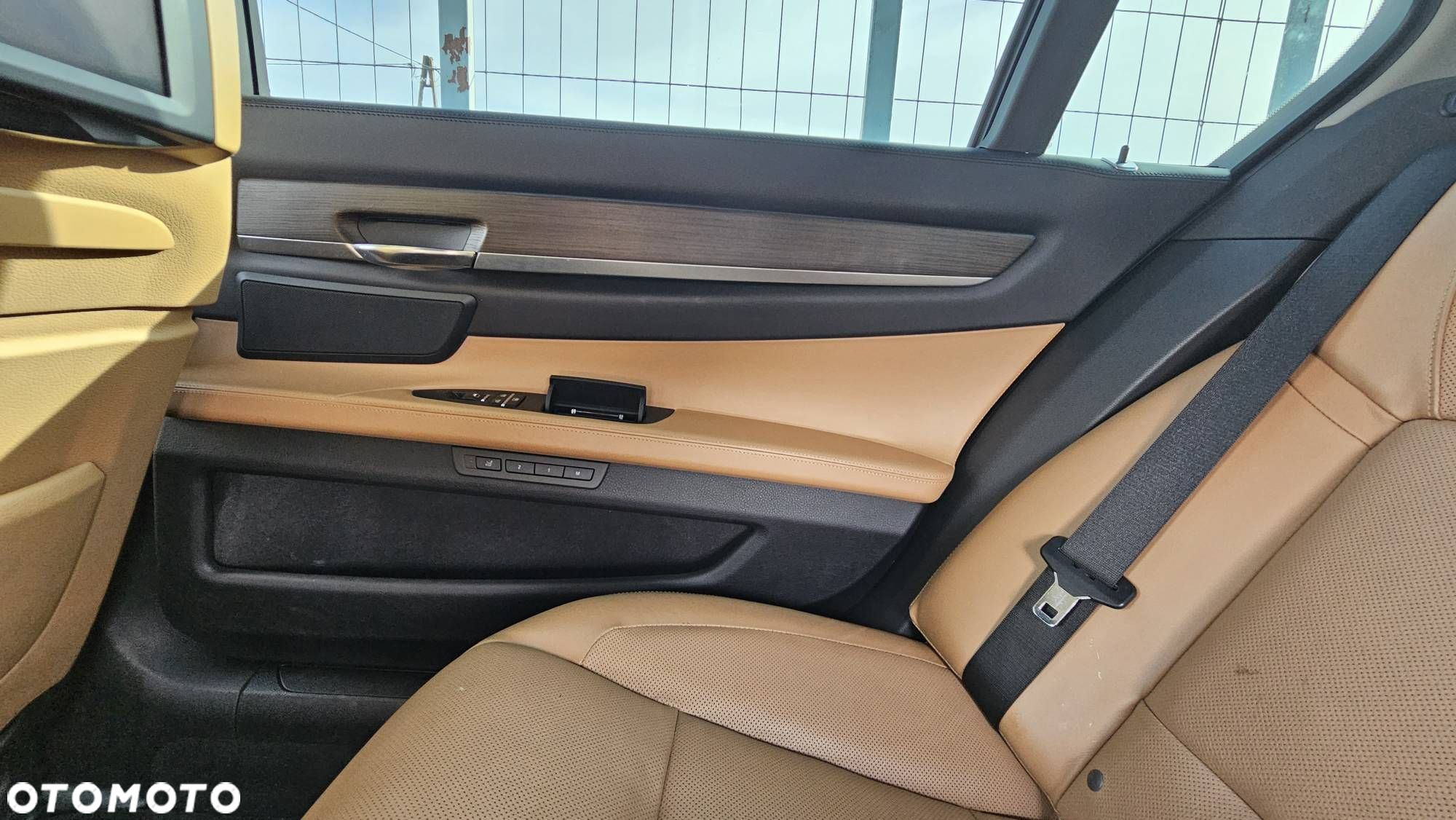 FOTELE KANAPY BMW 750I L 7 F01 LONG TV BOCZKI - 9