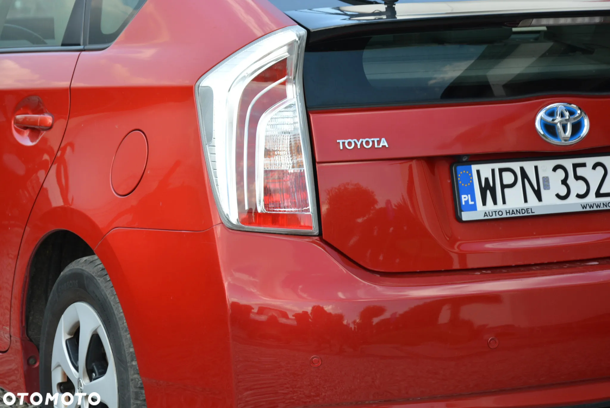 Toyota Prius 1.8 HSD Premium - 25