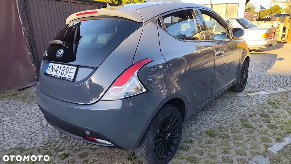 Lancia Ypsilon 1.2 8V Elefantino S&S - 4