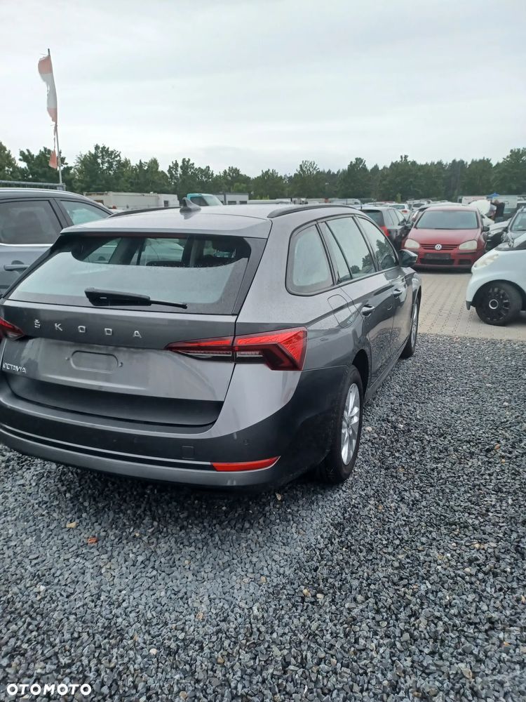 Skoda Octavia 2.0 TDI Ambition DSG - 4
