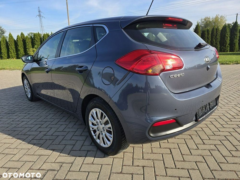 Kia Ceed - 13