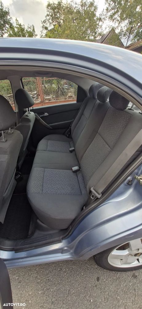 Chevrolet Aveo - 9