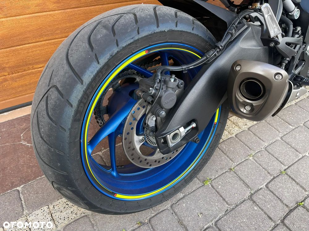 Suzuki GSX 1000 - 6