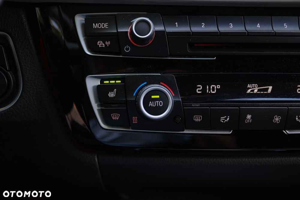 BMW Seria 3 318d Luxury Line - 36