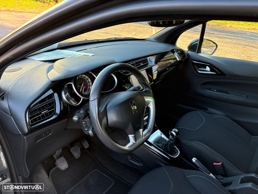Citroën DS3 1.6 e-HDi So Chic - 8