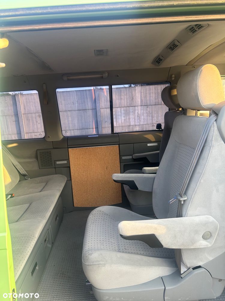 Volkswagen Multivan - 22
