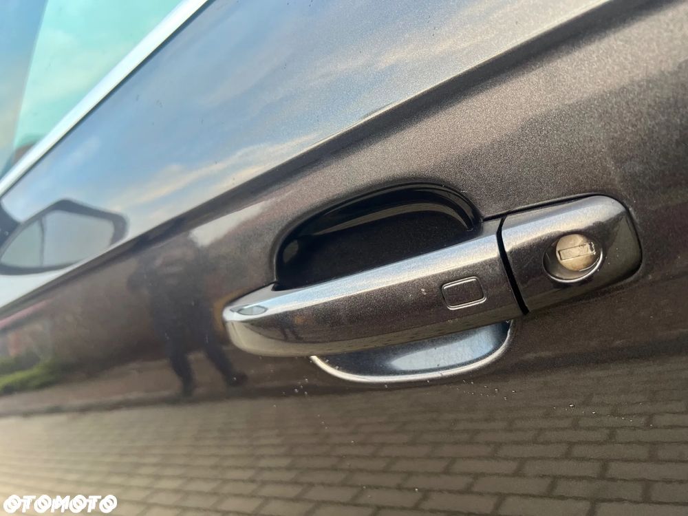 Audi A4 Avant 2.0 TDI - 24