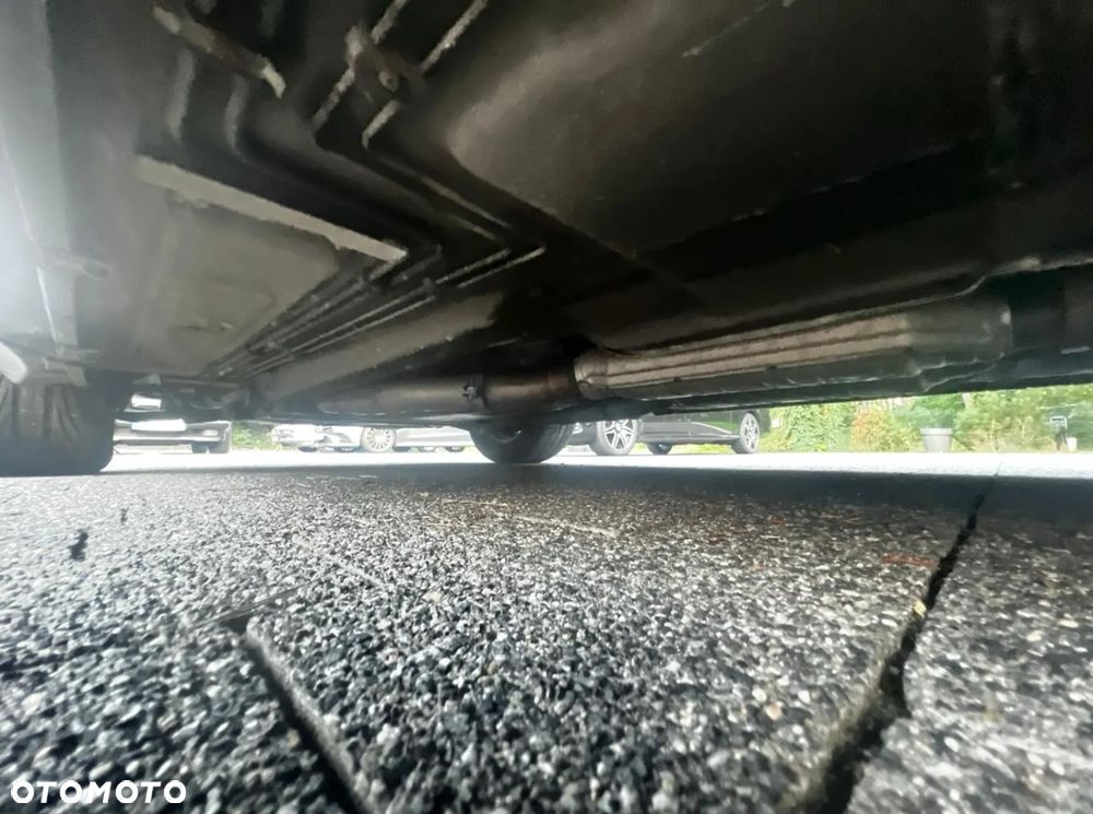 BMW Seria 7 740i V8 - 31