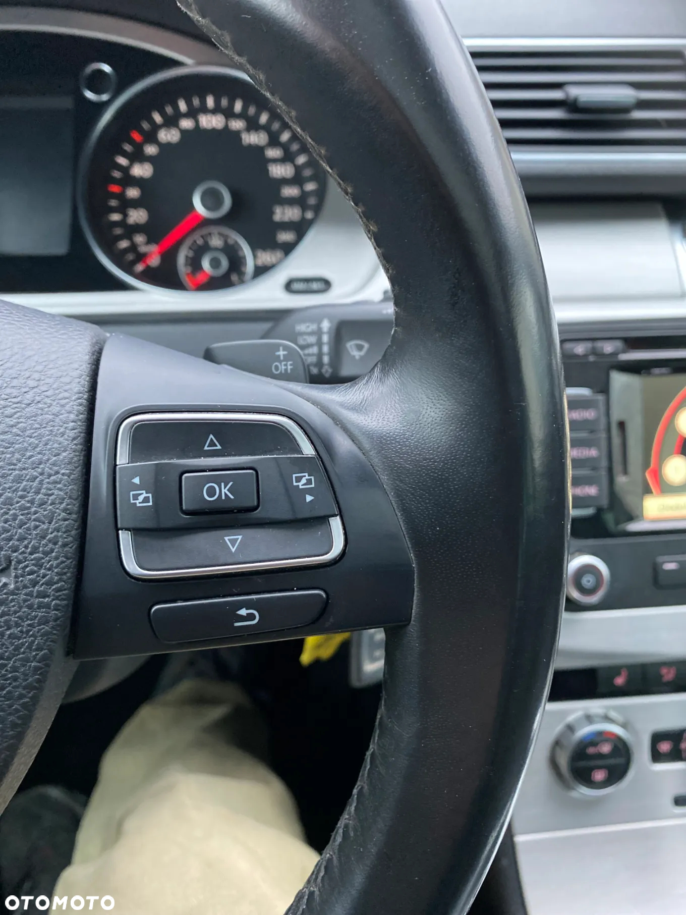 Volkswagen Passat Variant 2.0 TDI DSG BlueMotion Technology Comfortline - 34