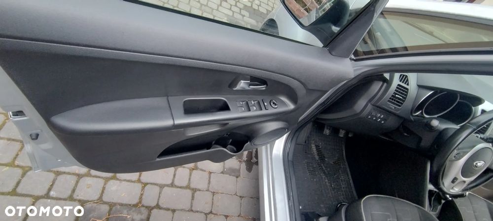 Kia Venga 1.6 CVVT Dream Team Edition - 13