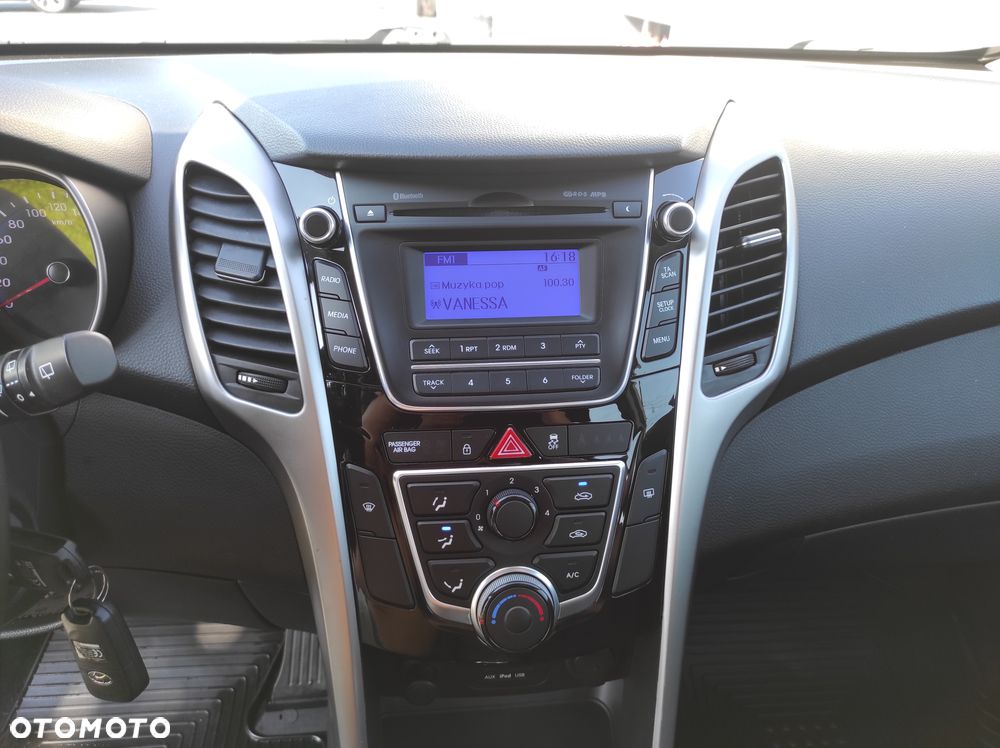 Hyundai i30 1.6 Classic + - 14