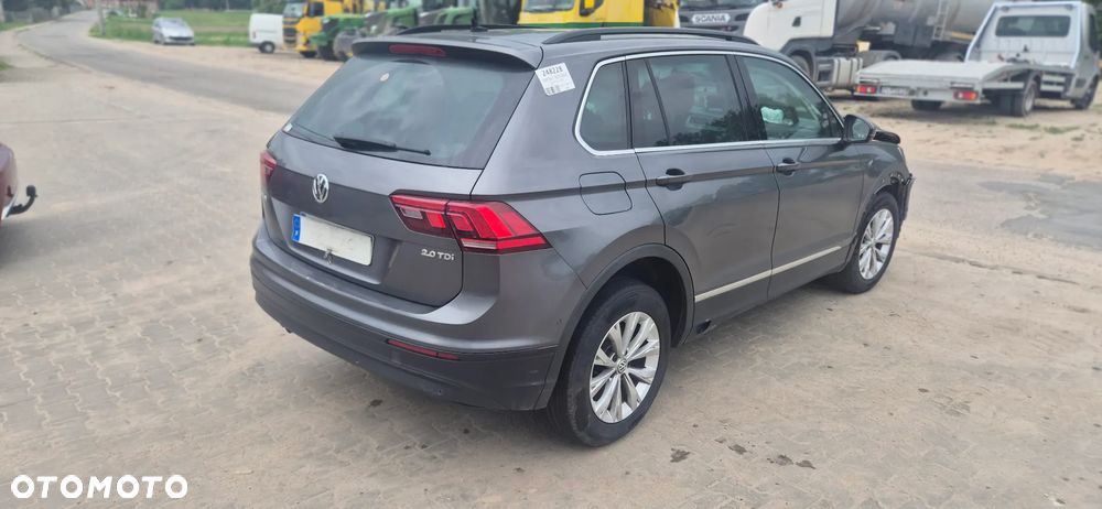 Volkswagen Tiguan - 19