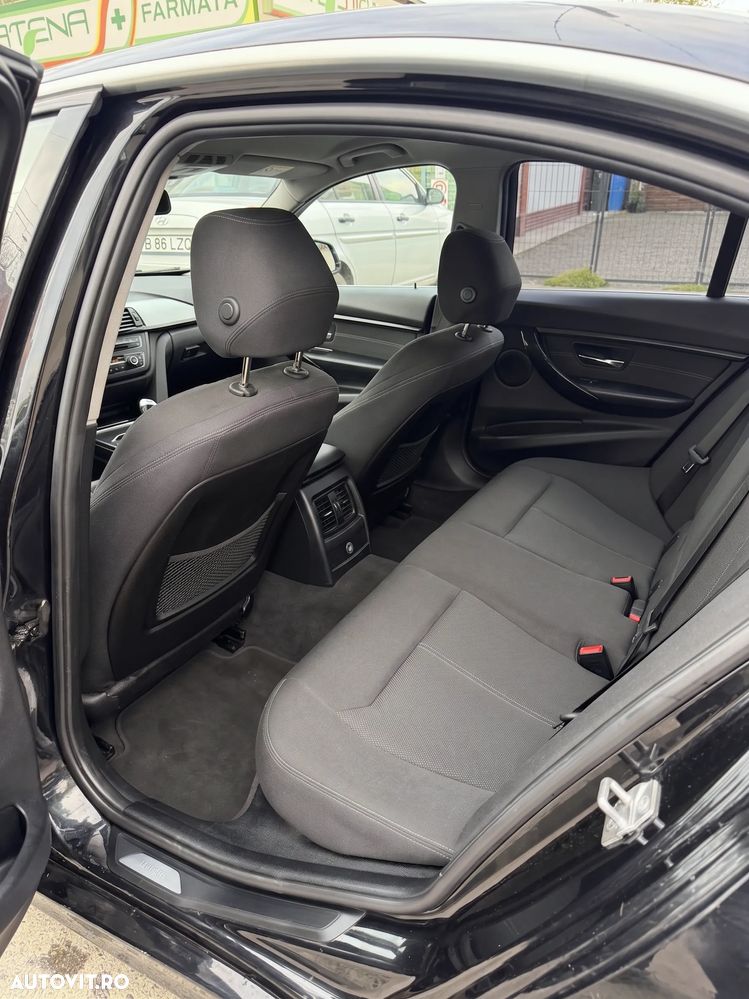 BMW Seria 3 320d Efficient Dynamic Edition Aut. Blue Performan Sport Line - 8