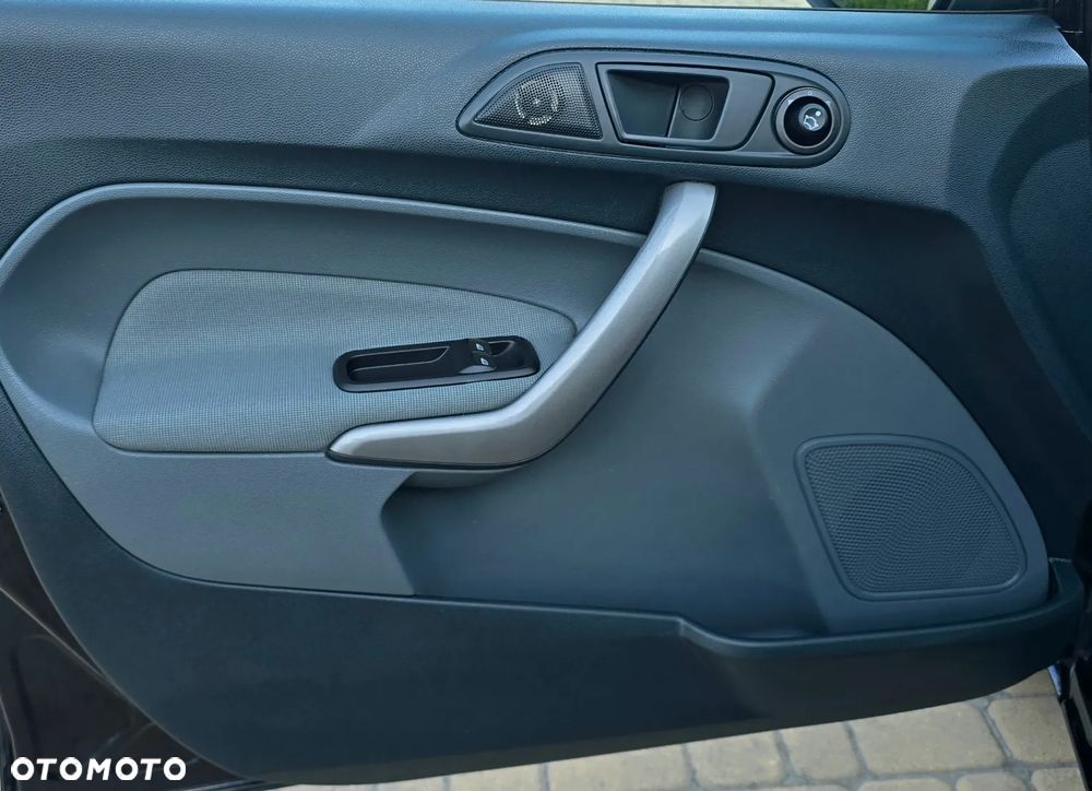 Ford Fiesta 1.4 Champions Edition - 18