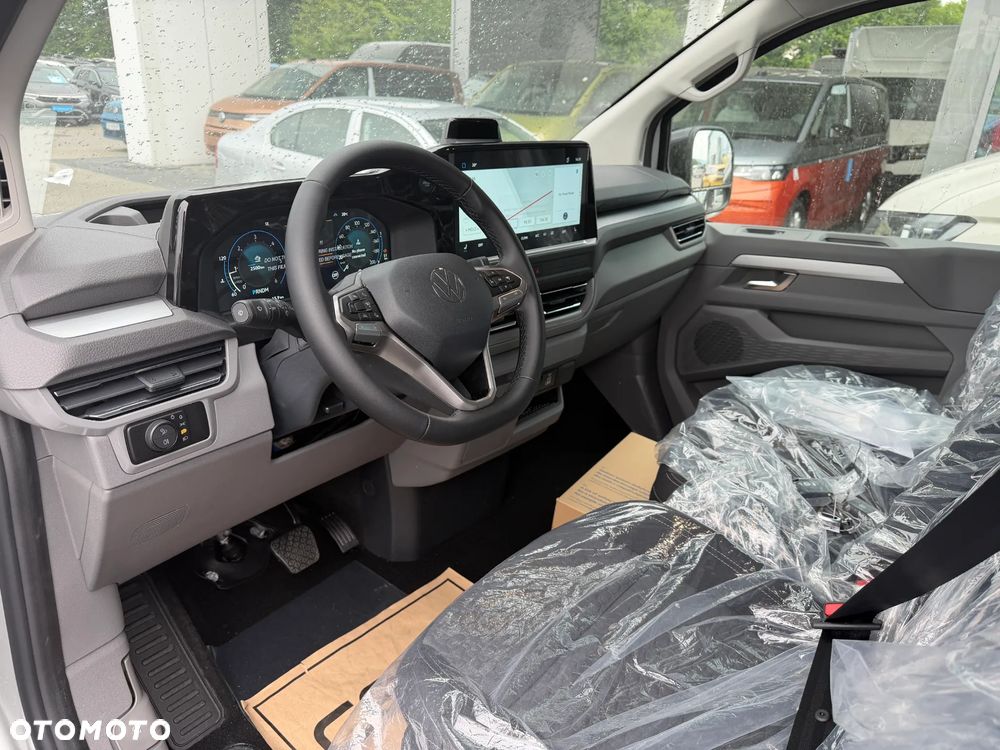 Volkswagen Caravelle - 8