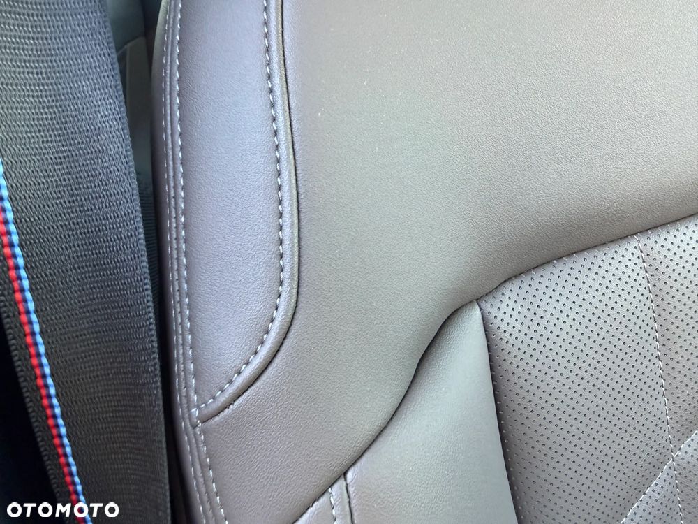 BMW Seria 5 ver-520d-xdrive-mhev-m-sport - 32