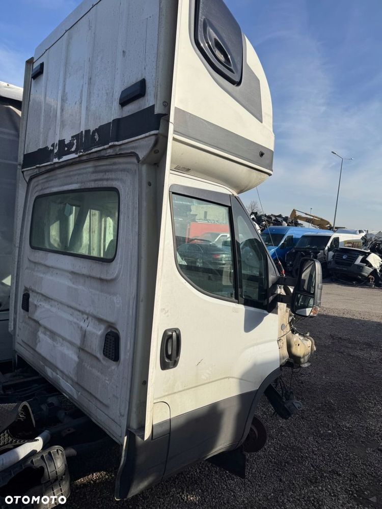 Iveco 35s18 3,0HPI 14-21r kabina z kurnikiem - 4