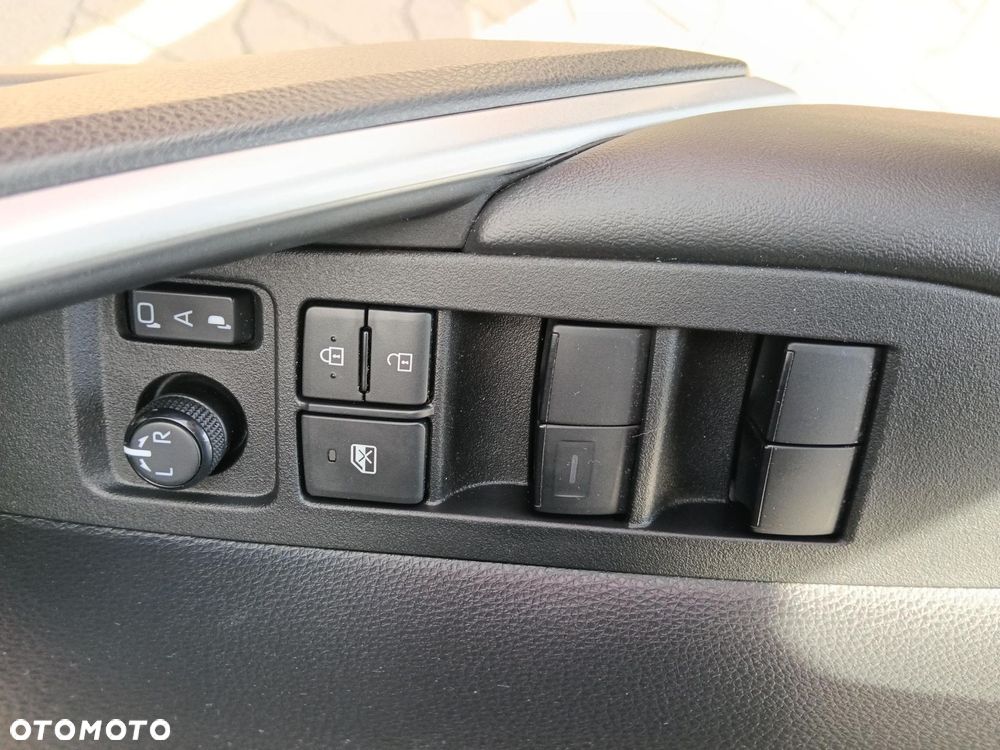 Toyota Corolla Cross 2.0 Hybrid Executive - 16