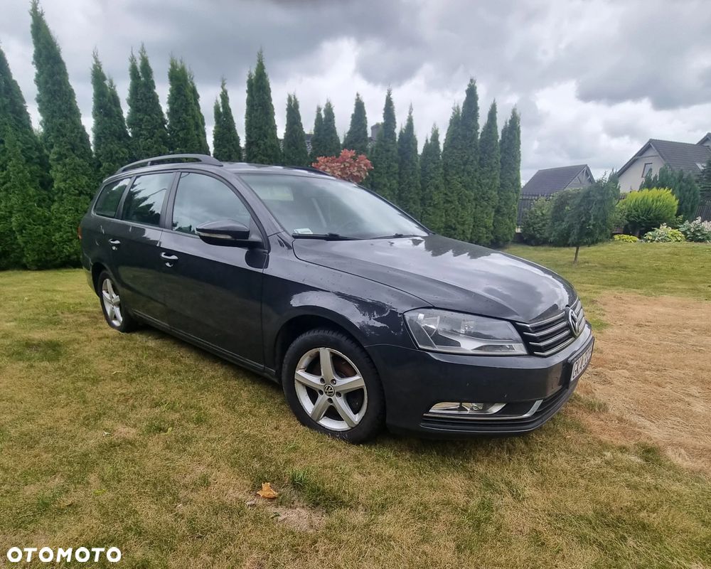 Volkswagen Passat - 1