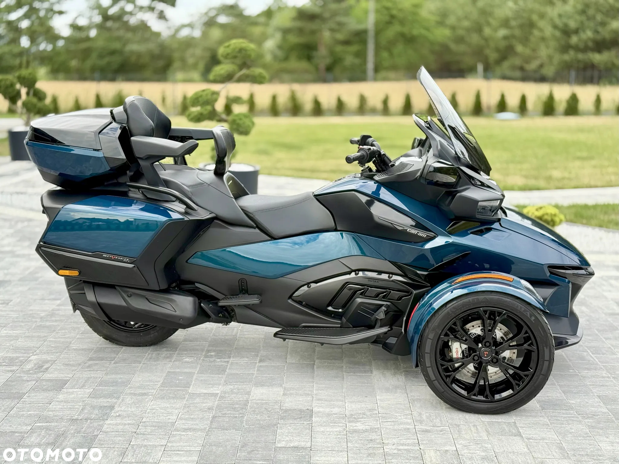 Can-Am Spyder - 14