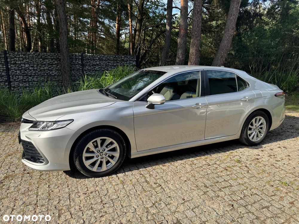 Toyota Camry 2.5 Hybrid Comfort CVT - 2