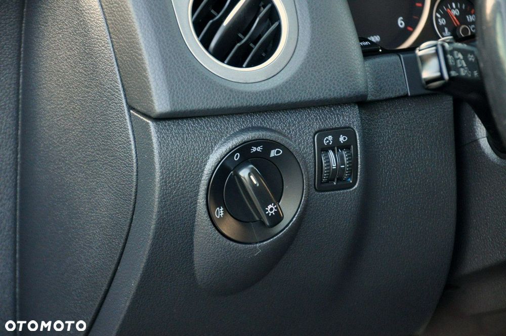 Volkswagen Tiguan - 37