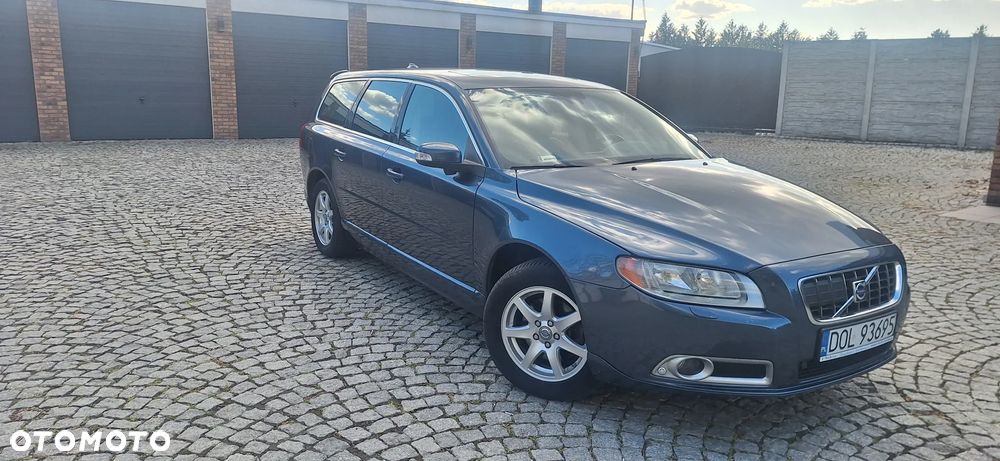 Volvo V70 3.2 Momentum - 2