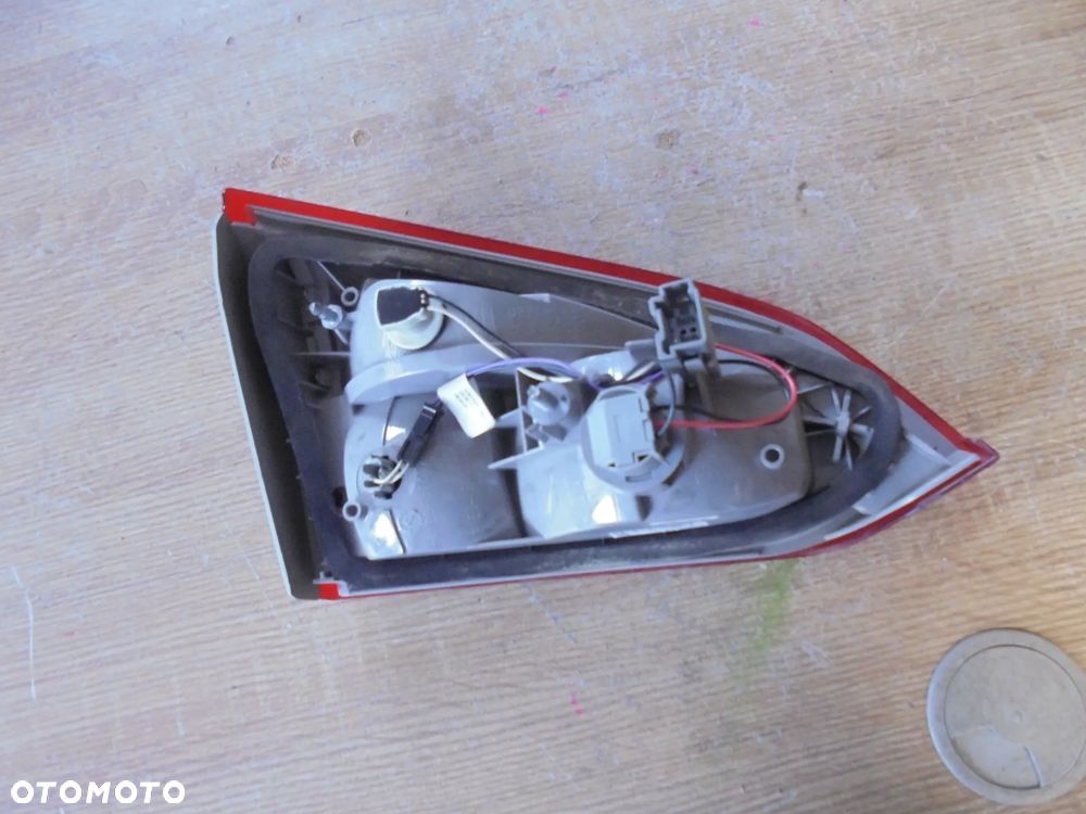 FORD FOCUS MK3 LIFT LAMPA TYŁ PRAWA EUROPA *USZKODZONY LED* - 2