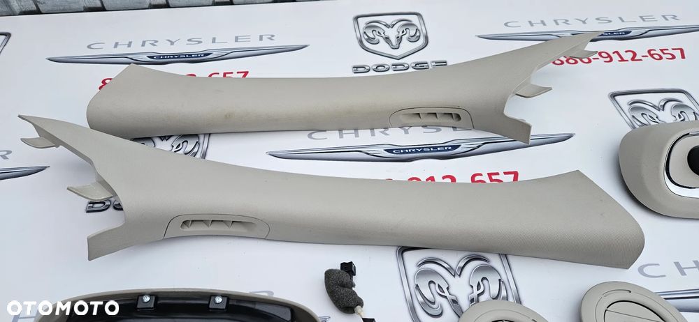 Dodge Durango III 2017- Osłona przeciwsłoneczna Słonecznik Daszek Oświetlenie kabiny Lampka podsufitki - 7