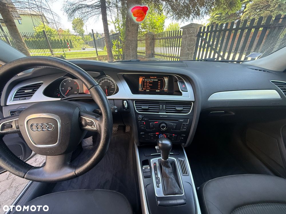 Audi A4 Limousine - 10