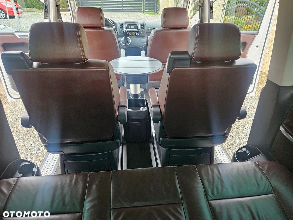 Volkswagen Multivan - 28