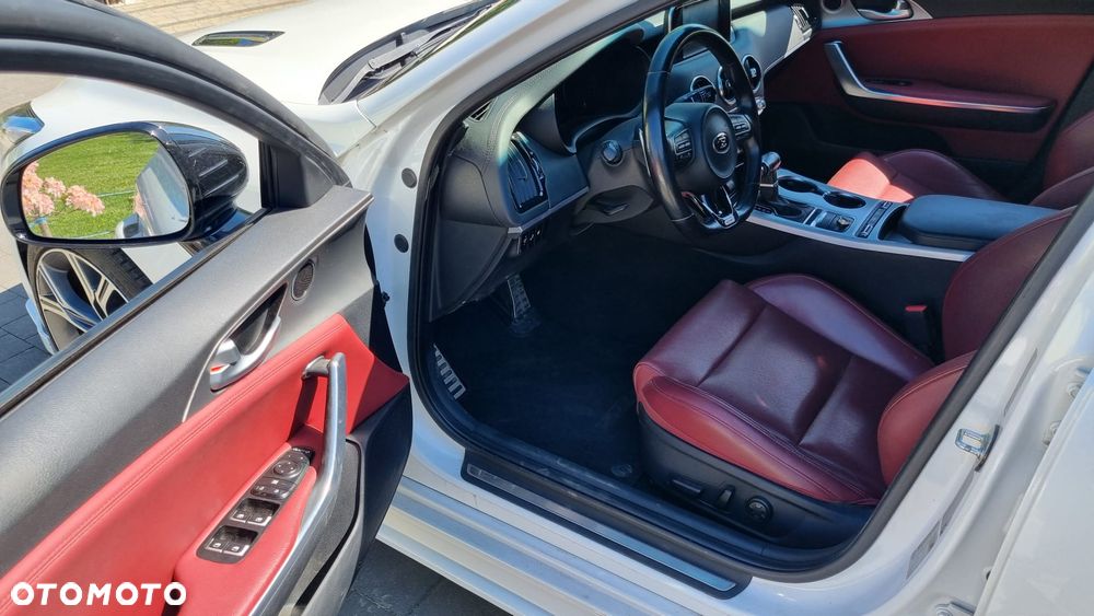Kia Stinger - 6