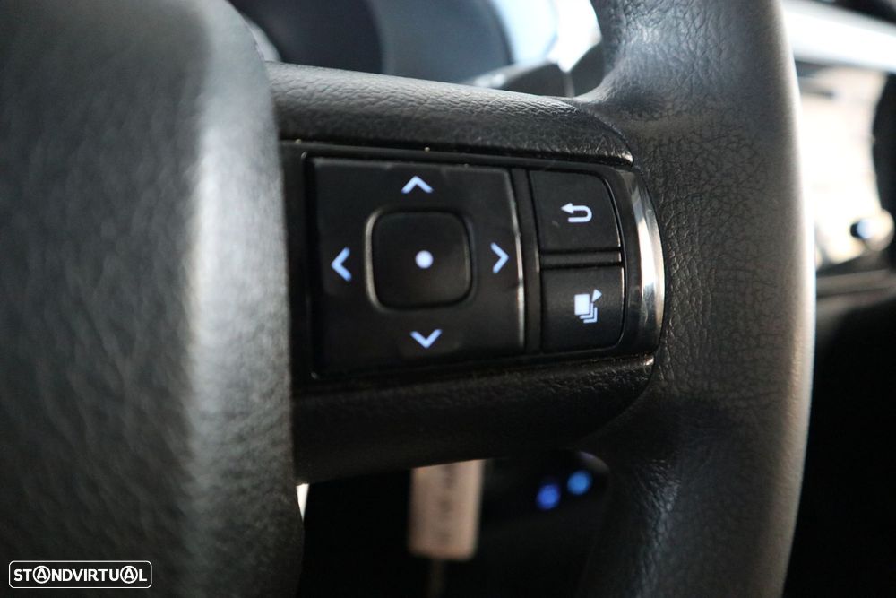 Toyota Hilux 2.4 D-4D 4WD CD CM - 16