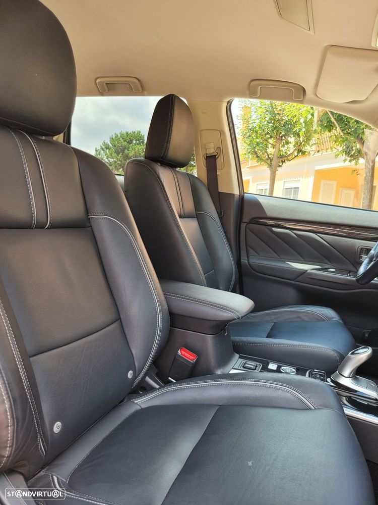 Mitsubishi Outlander 2.0 Instyle Navi - 14