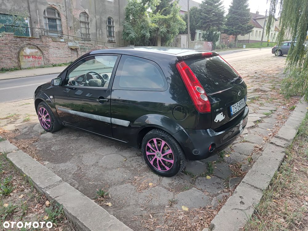 Ford Fiesta 2006 photo 3