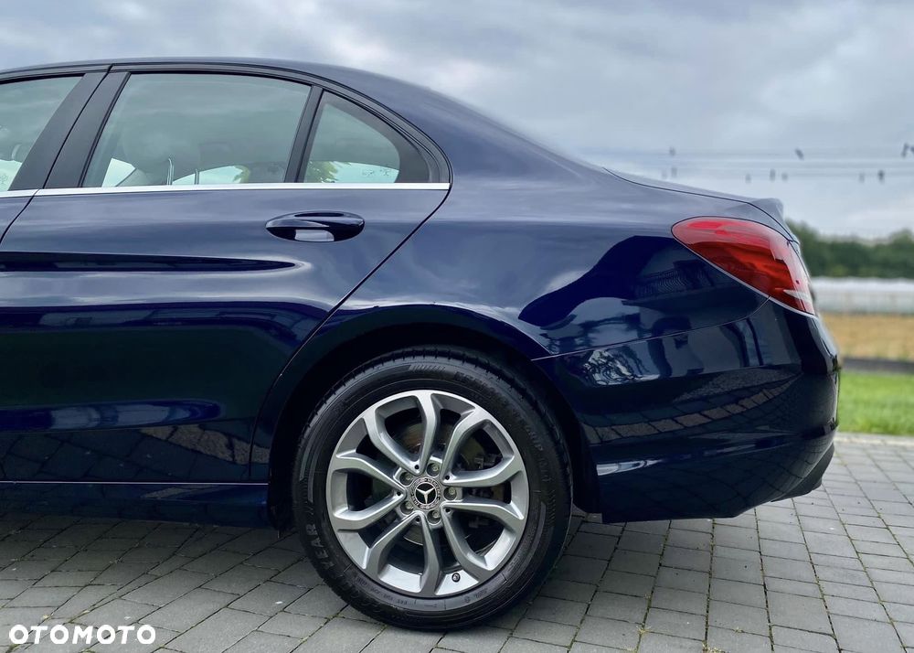 Mercedes-Benz Klasa C 180 7G-TRONIC - 4